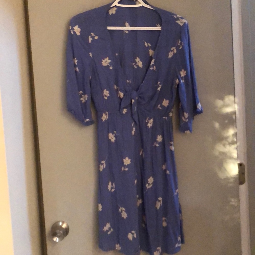 Billabong blue floral tie front dress
